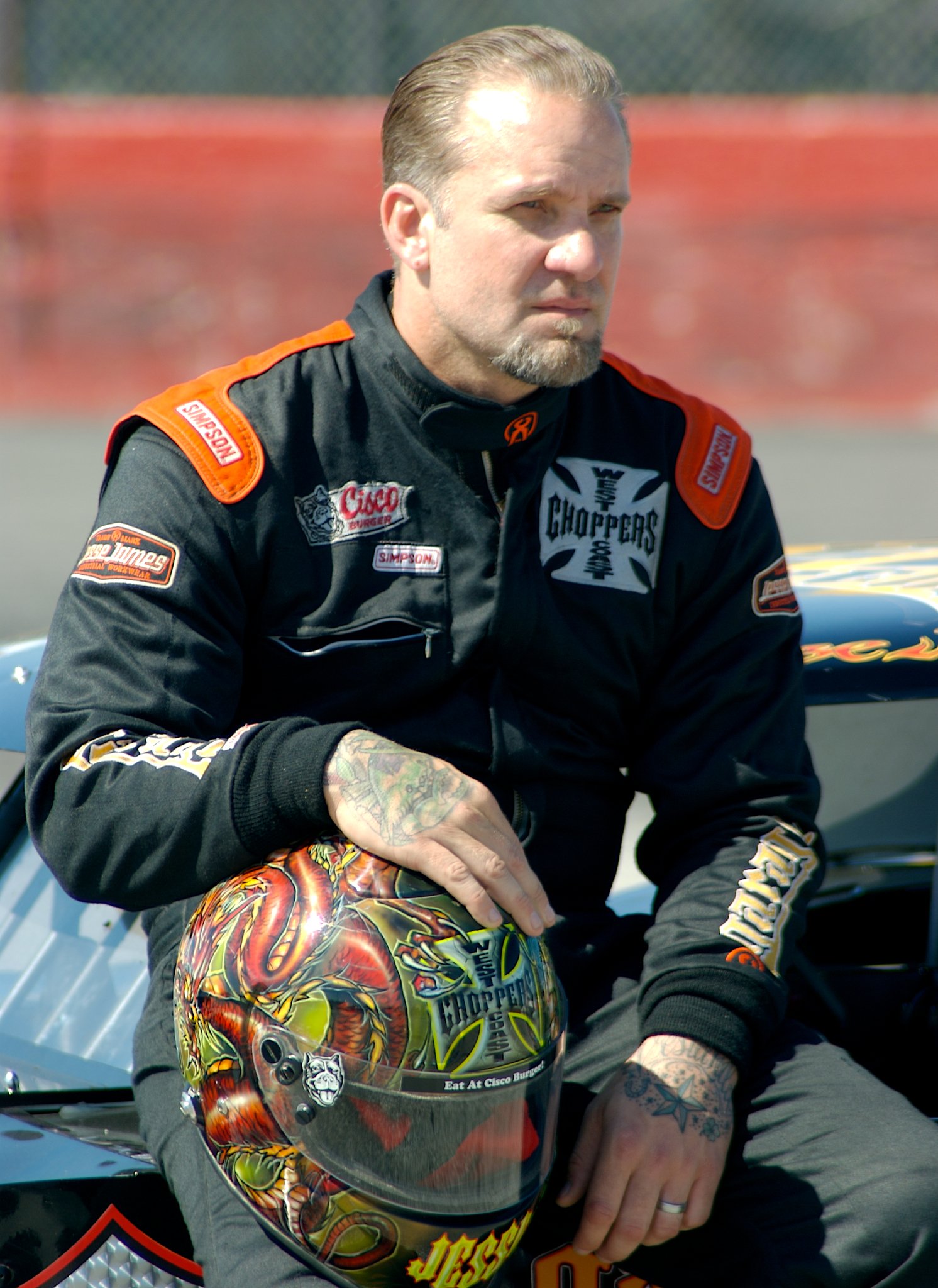 Фото - Джесси Джеймс: 1492x2048 / 391 Кб