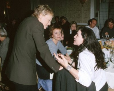 Фото - Джулианна Маргулис: 400x319 / 24 Кб