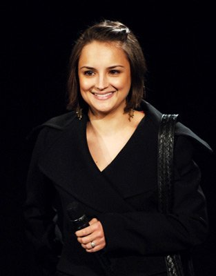 Фото - Рейчел Ли Кук: 313x400 / 15 Кб