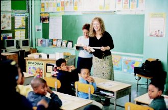 Фото - Глория Эстефан: 329x216 / 23 Кб