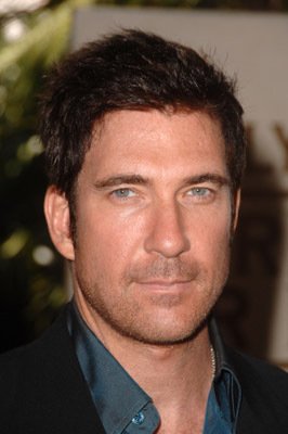 Фото - Дилан МакДермотт: 266x400 / 19 Кб