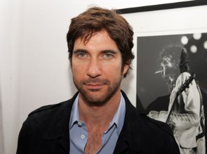 Фото - Дилан МакДермотт: 298x222 / 14 Кб