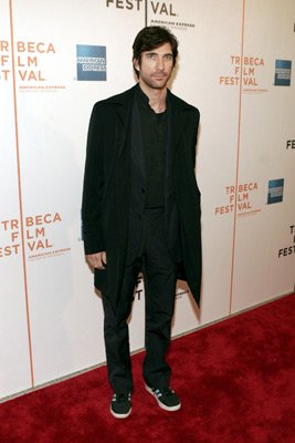 Фото - Дилан МакДермотт: 267x400 / 20 Кб