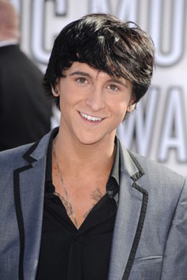 Фото - Митчел Муссо: 268x400 / 22 Кб