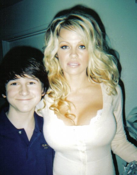 Фото - Митчел Муссо: 450x573 / 42 Кб