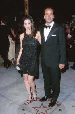 Фото - Джина Гершон: 264x400 / 18 Кб