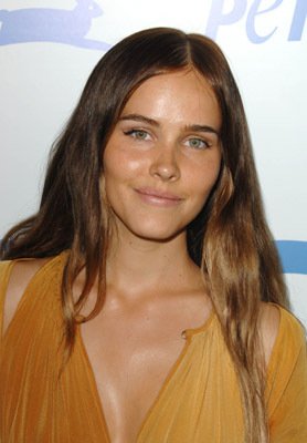 Фото - Изабель Лукас: 278x400 / 21 Кб