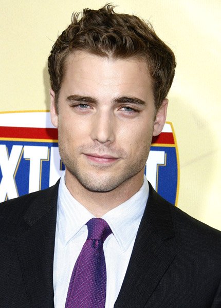 Фото - Дастин Миллиган: 430x600 / 52 Кб