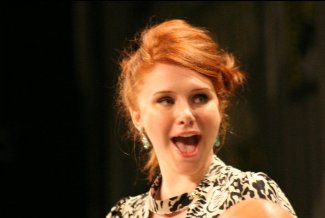 Фото - Брайс Даллас Ховард: 325x218 / 13 Кб