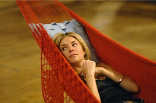 Фото - Сиенна Миллер: 321x212 / 14 Кб