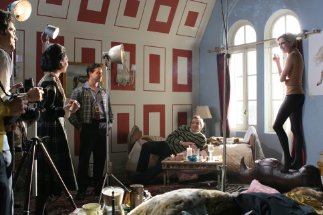 Фото - Сиенна Миллер: 323x215 / 22 Кб