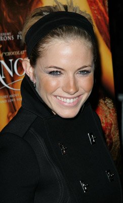 Фото - Сиенна Миллер: 243x400 / 20 Кб