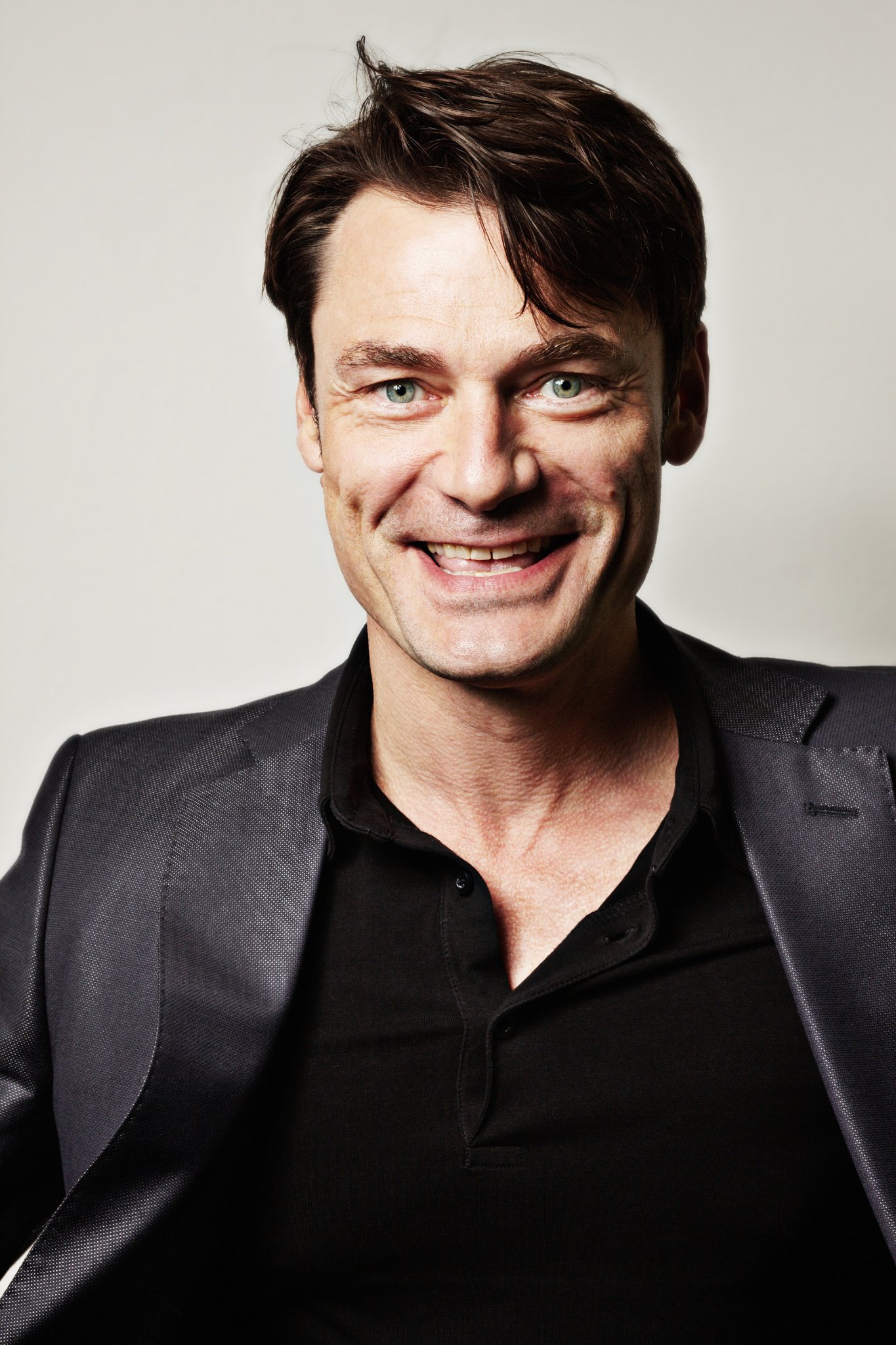 Фото - Stefan Weinert: 1365x2048 / 397 Кб