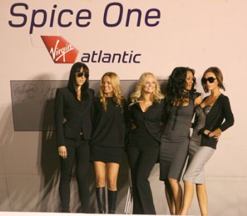 Фото - Джери Холливэлл: 349x305 / 21 Кб