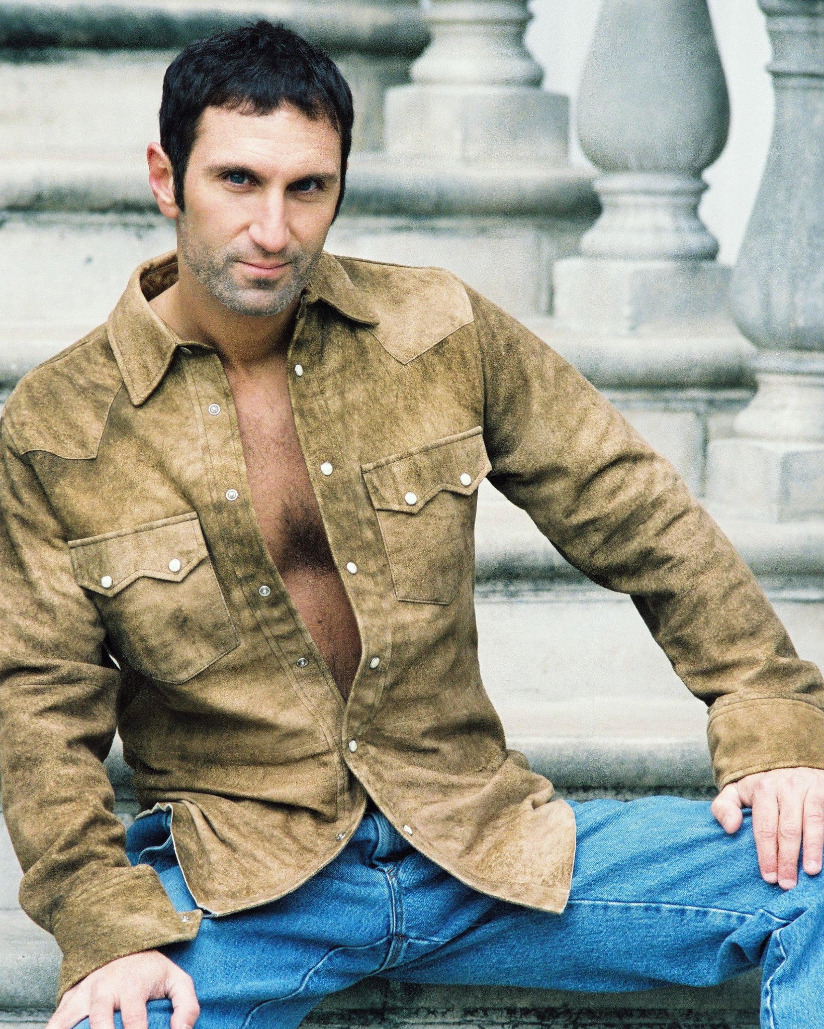 Фото - Roberto Lombardi: 1639x2048 / 1181 Кб