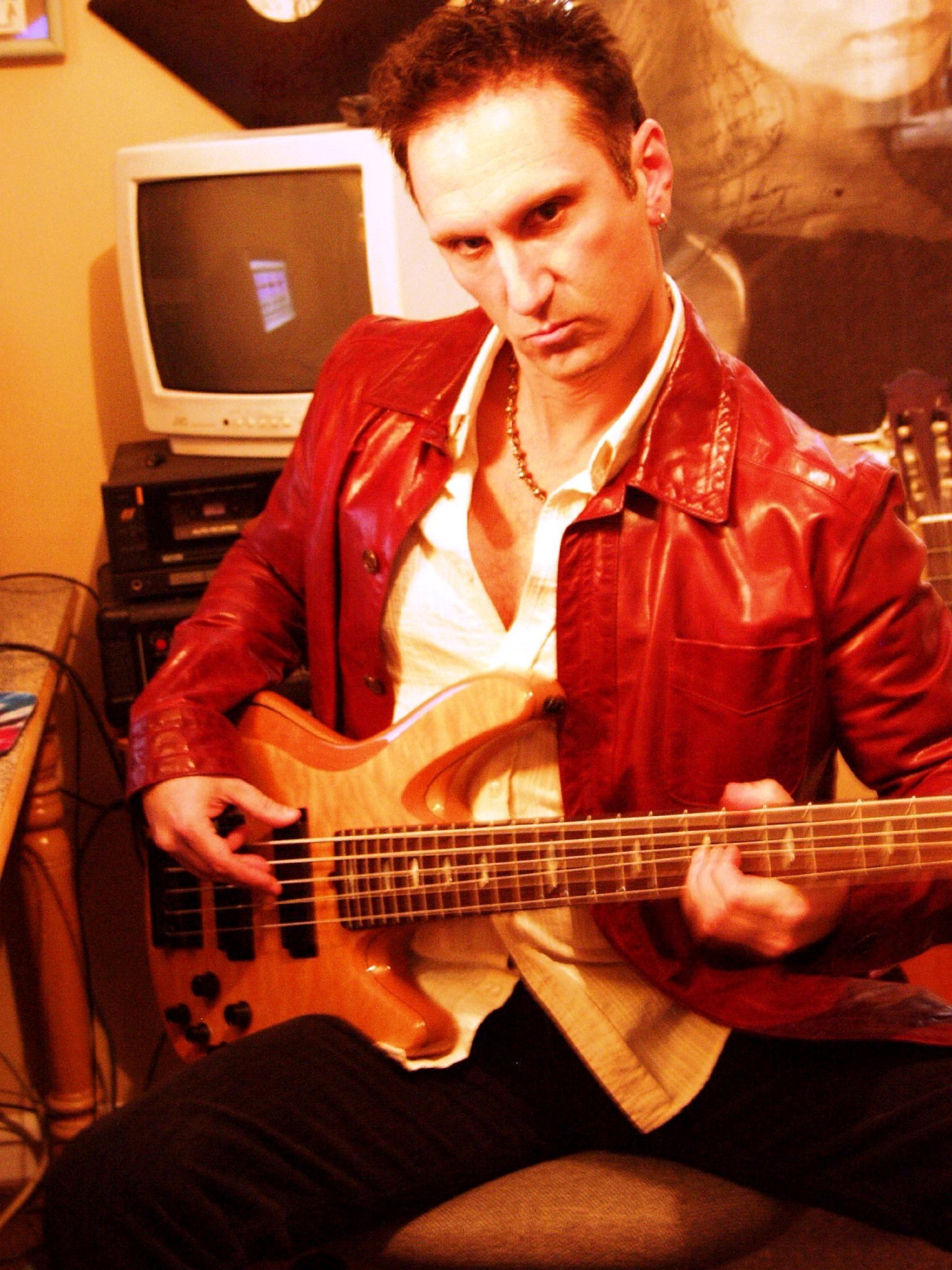 Фото - Roberto Lombardi: 1536x2048 / 508 Кб