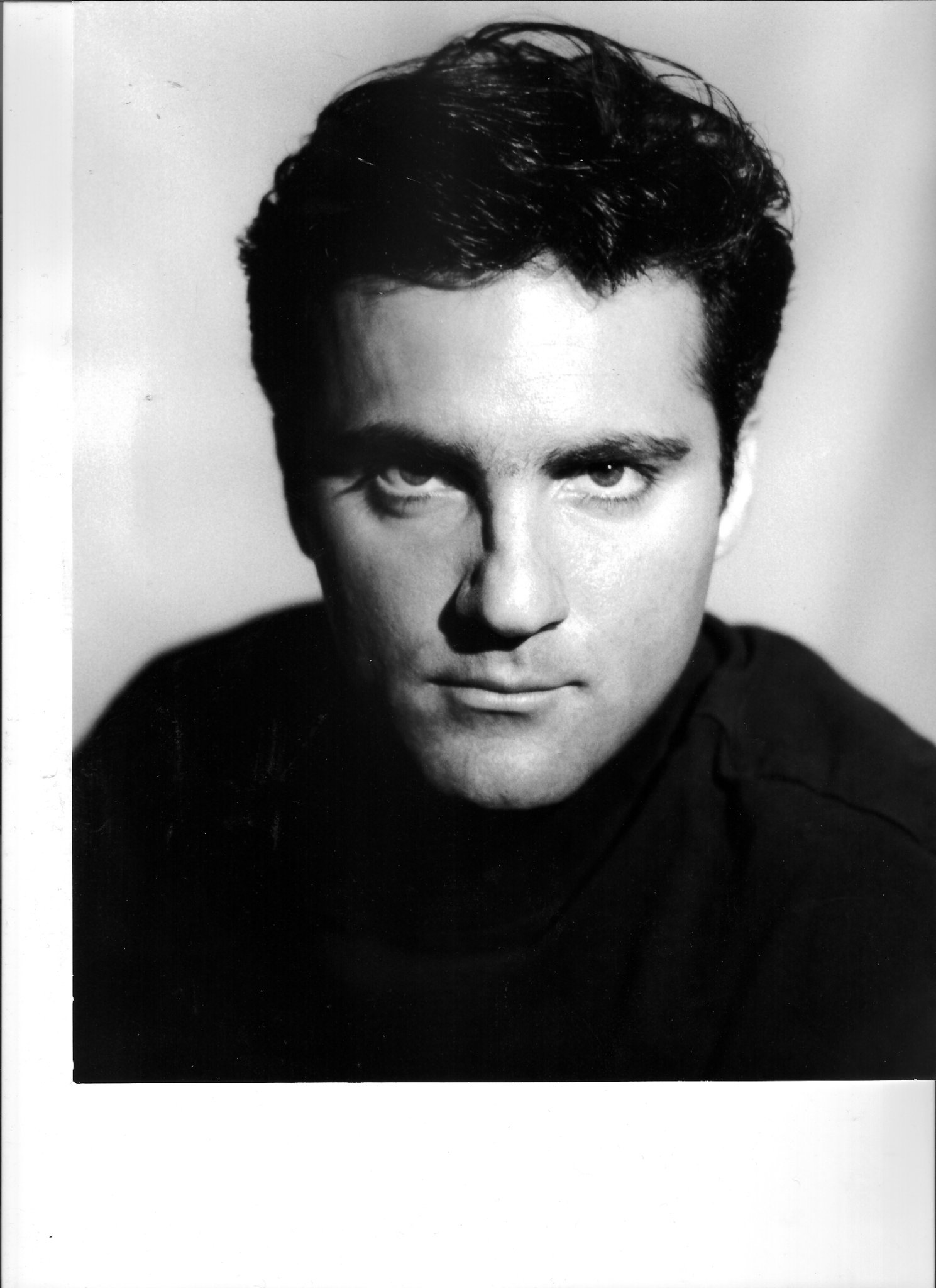 Фото - Richard D'Alessandro: 1489x2048 / 256 Кб