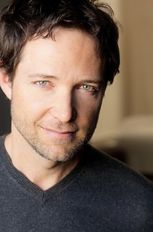 Фото - Джордж Ньюберн: 300x453 / 25 Кб