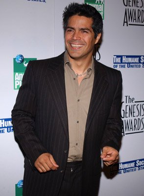 Фото - Эсай Моралес: 294x400 / 24 Кб