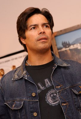 Фото - Эсай Моралес: 272x400 / 24 Кб