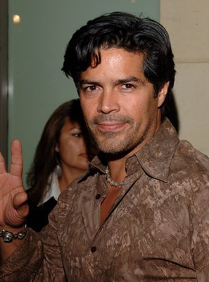 Фото - Эсай Моралес: 297x400 / 27 Кб