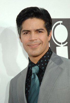 Фото - Эсай Моралес: 274x400 / 19 Кб