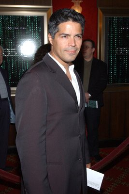 Фото - Эсай Моралес: 267x400 / 21 Кб