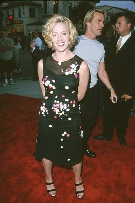 Фото - Элизабет Шу: 266x400 / 22 Кб