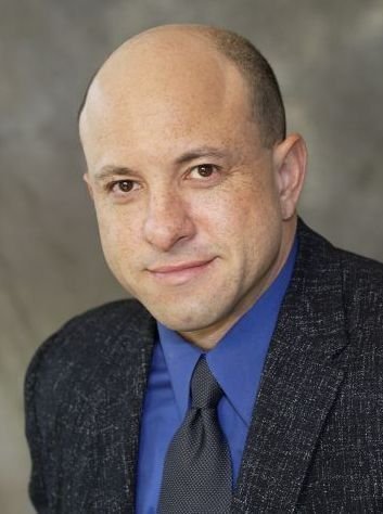 Фото - Кайл Т. Хеффнер: 353x474 / 29 Кб