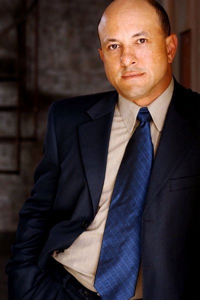 Фото - Кайл Т. Хеффнер: 399x600 / 35 Кб