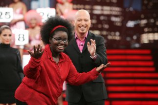 Фото - Хоуи Мэндел: 323x215 / 17 Кб