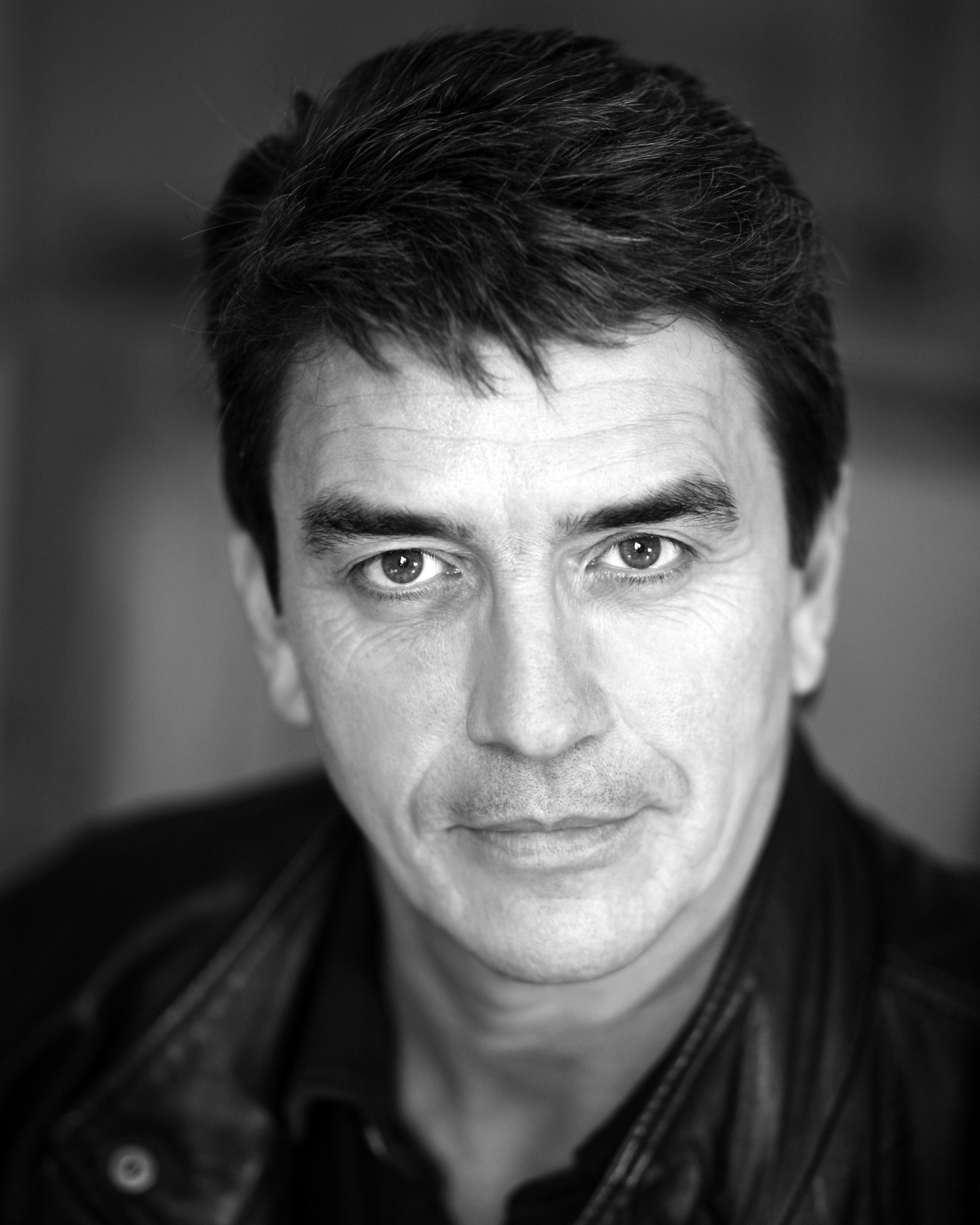 Фото - Джеймс Кумз: 1639x2048 / 293 Кб