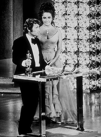 Фото - Джером Хеллмэн: 333x450 / 50 Кб