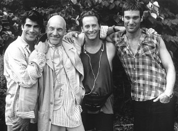 Фото - Майкл Т. Уайсс: 352x261 / 30 Кб