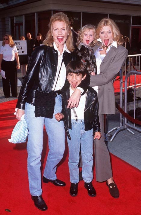 Фото - Шэннон Твид: 468x715 / 77 Кб