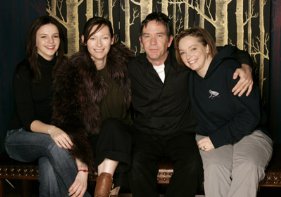 Фото - Тимоти Хаттон: 281x197 / 15 Кб