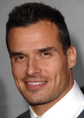 Фото - Антонио Сабато: 286x400 / 20 Кб