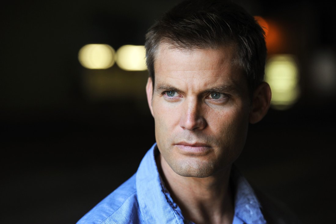 Фото - Каспер Ван Дин: 1100x732 / 70 Кб