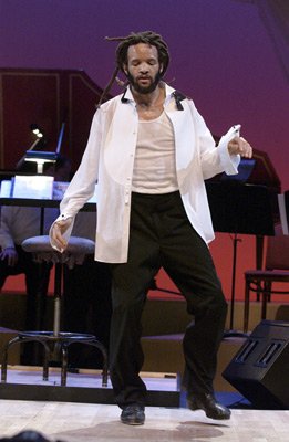 Фото - Сэвьон Гловер: 261x400 / 23 Кб