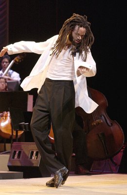 Фото - Сэвьон Гловер: 261x400 / 22 Кб