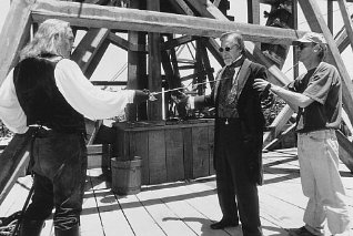 Фото - Стюарт Уилсон: 318x213 / 25 Кб