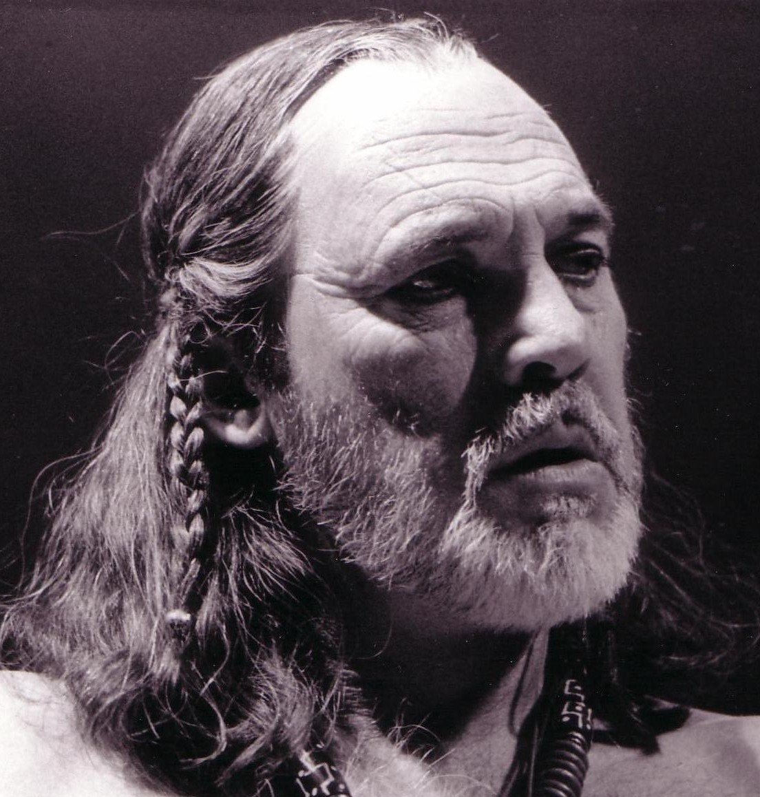 Фото - Стюарт Уилсон: 1104x1158 / 227 Кб