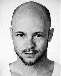 Фото - Николас Аарон: 240x300 / 13 Кб