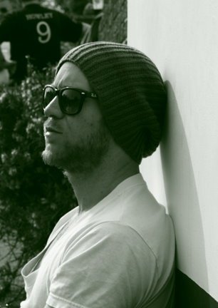 Фото - Николас Аарон: 306x432 / 22 Кб