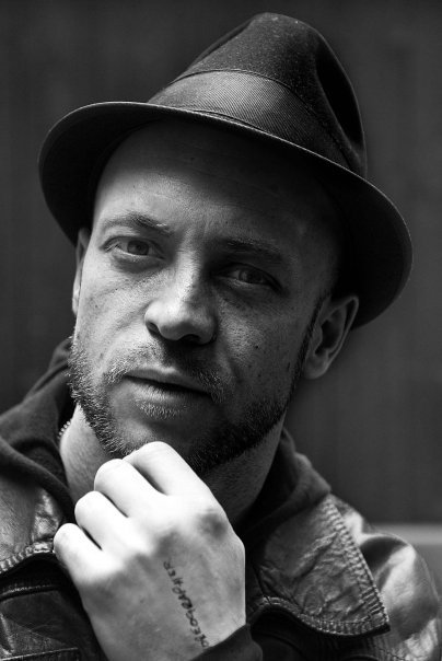 Фото - Николас Аарон: 404x604 / 40 Кб