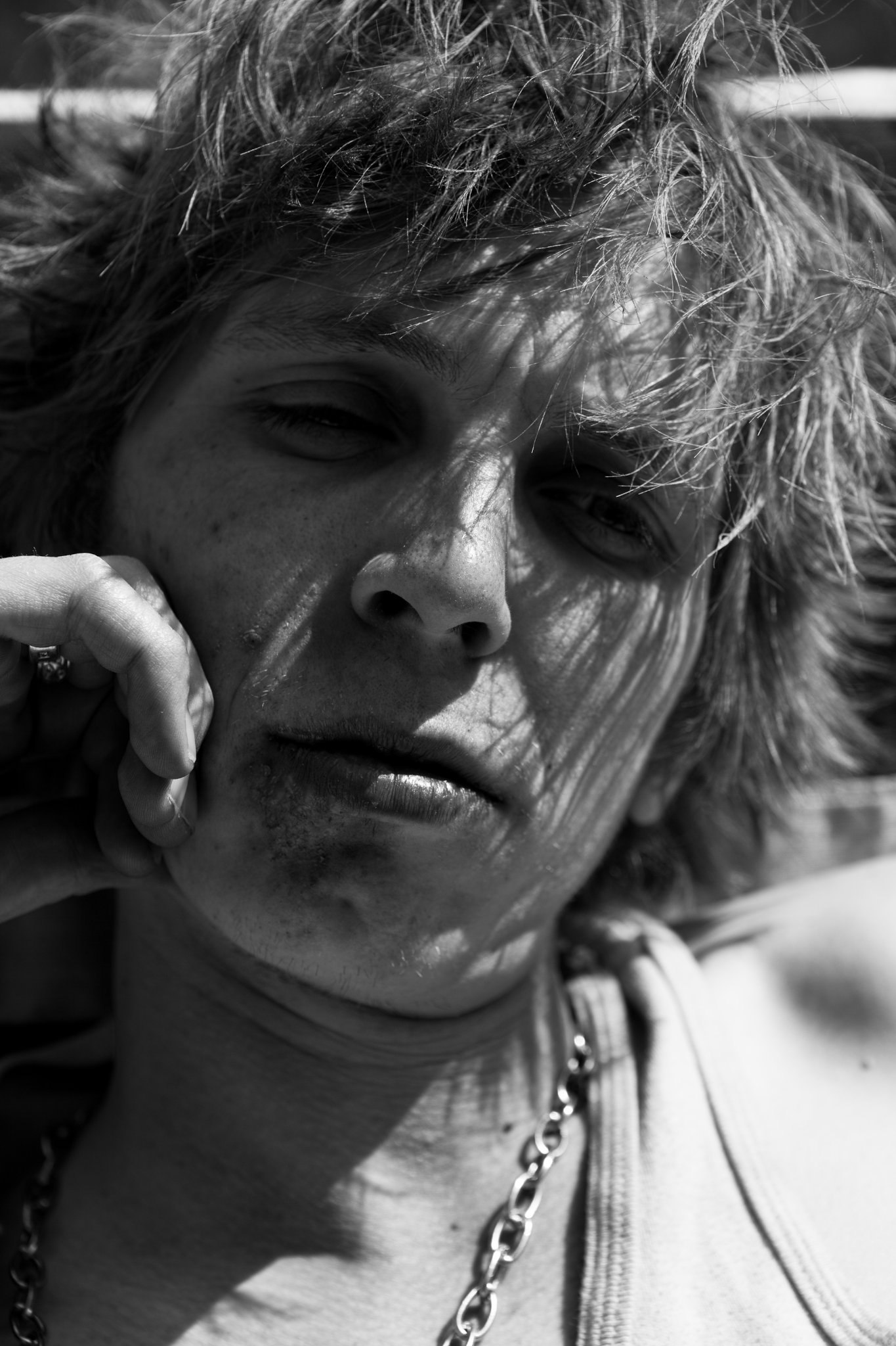 Фото - Бронсон Уэбб: 1365x2048 / 343 Кб