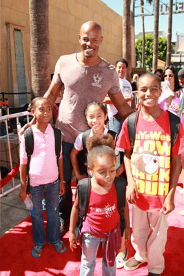 Фото - Кинен Айвори Уэйнс: 267x400 / 36 Кб