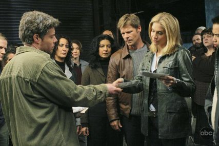 Фото - Элизабет Митчелл: 427x285 / 32 Кб