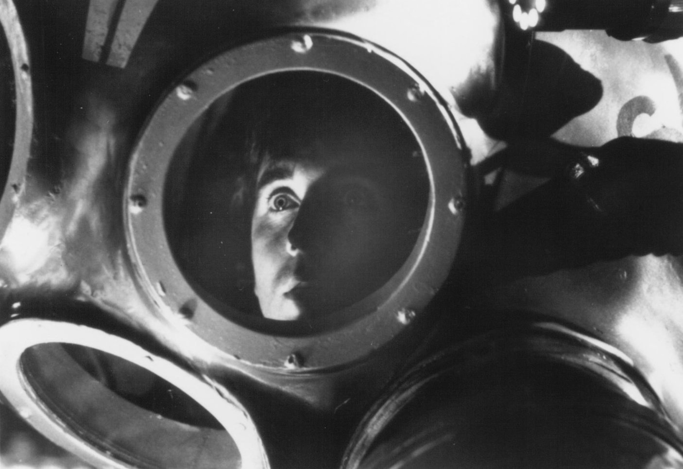 Фото - Мэтт МакКой: 1406x965 / 153 Кб