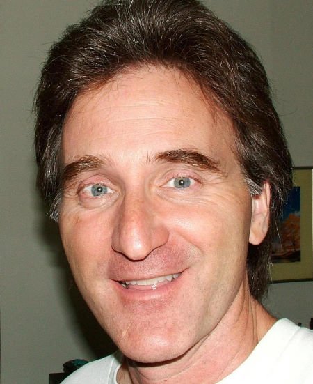 Фото - Джордж Кутупис: 450x551 / 49 Кб